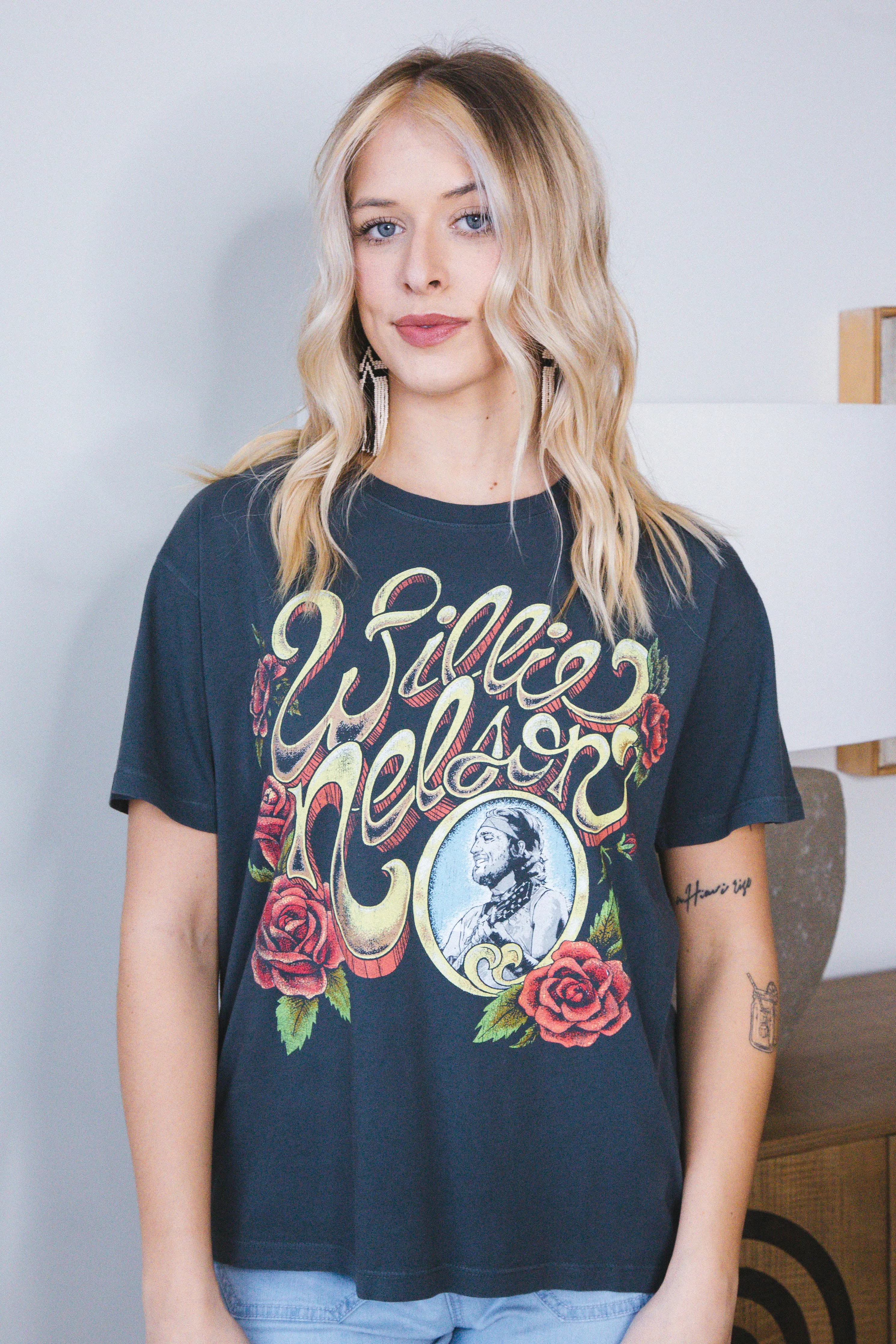 Willie Nelson Rose Frame Boyfriend Tee, Vintage Black | Daydreamer